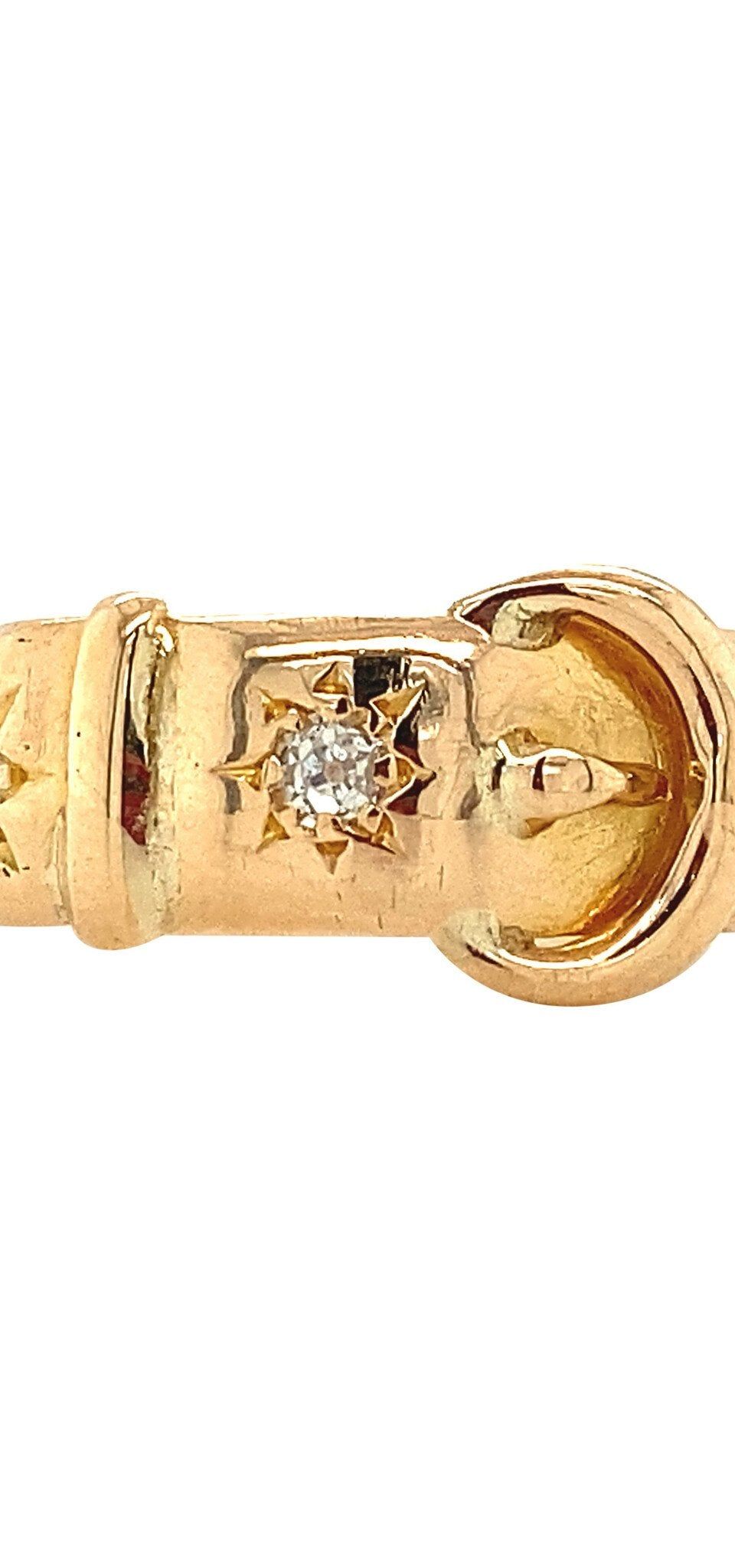 Vintage 18K Gold Ring with Diamond